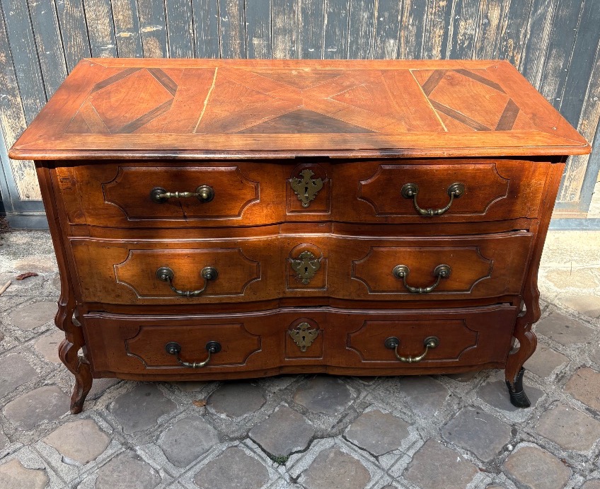Commode en noyer dite Mazarine début XVIII sud ouest éléments en bronze -photo-7