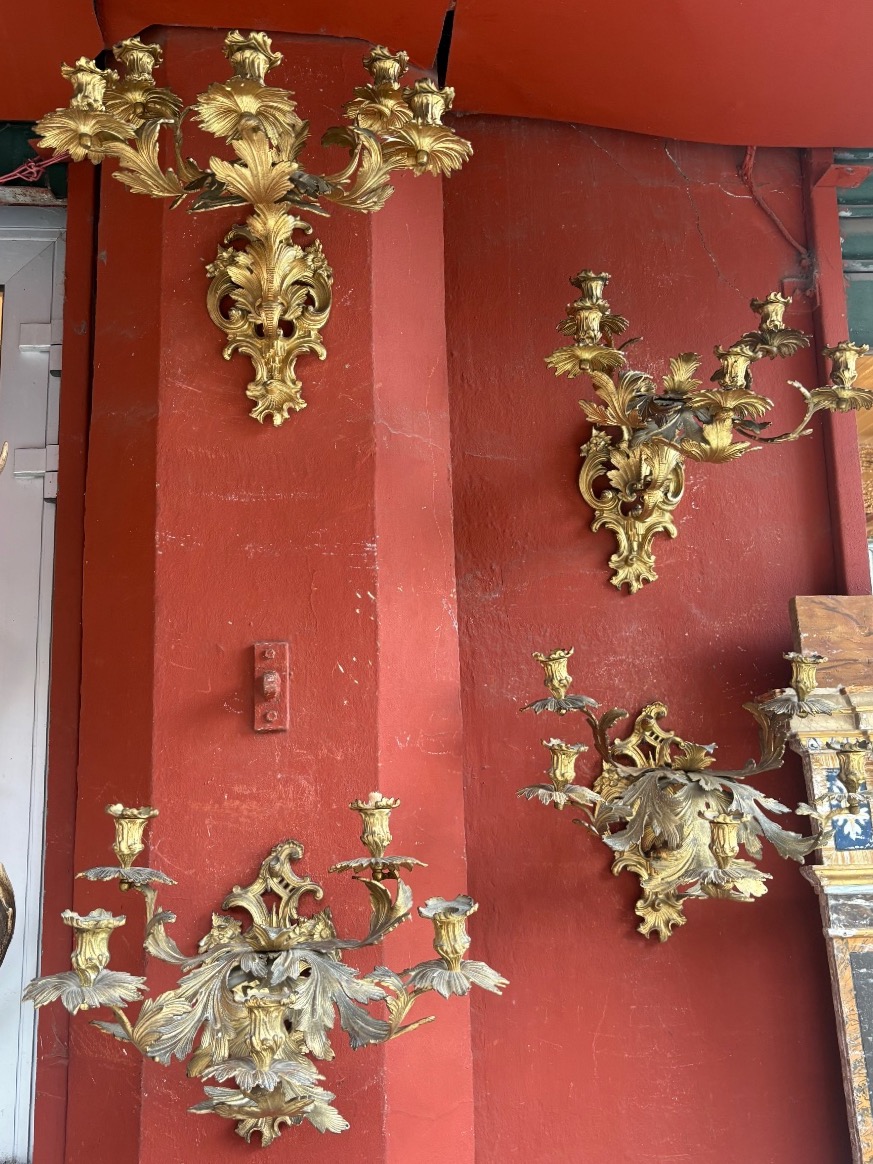 Série de 4 appliques 5 lumières en bronze doré style Louis XV  fin XIX EME 