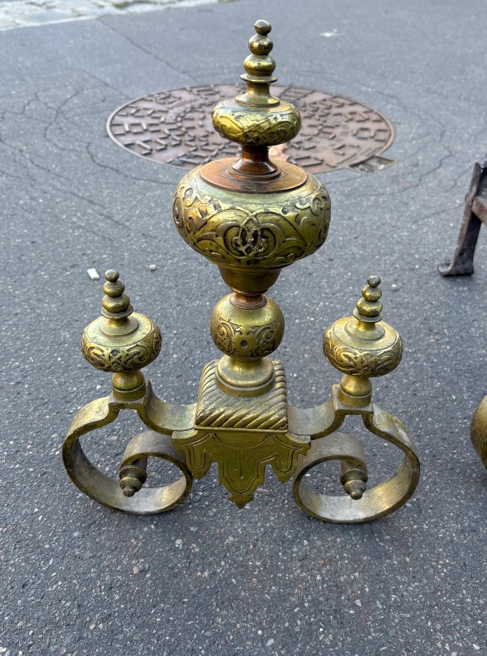 Paire de chenets XIX EME bronze style hollandais du XVII EME -photo-3