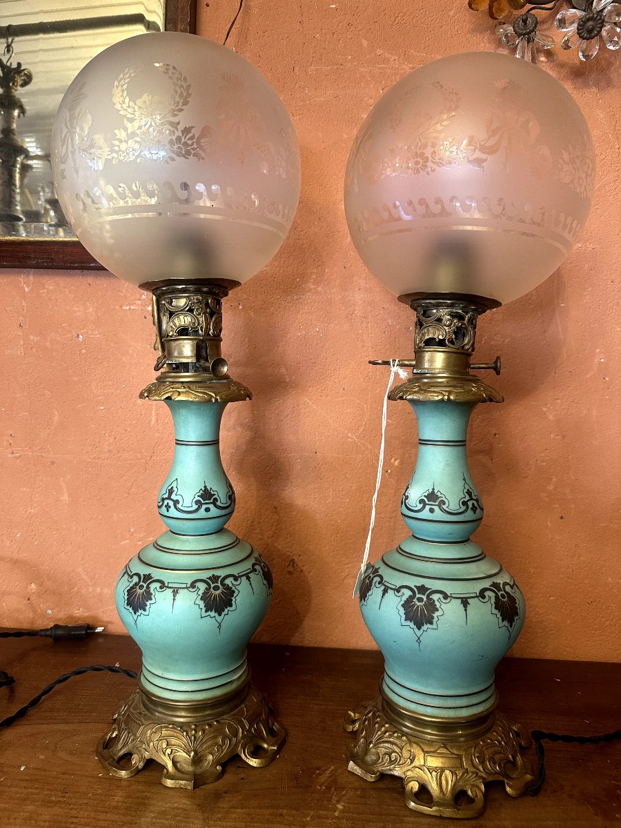 Ancienne paire de lampes à pétrole du XIXe siècle 