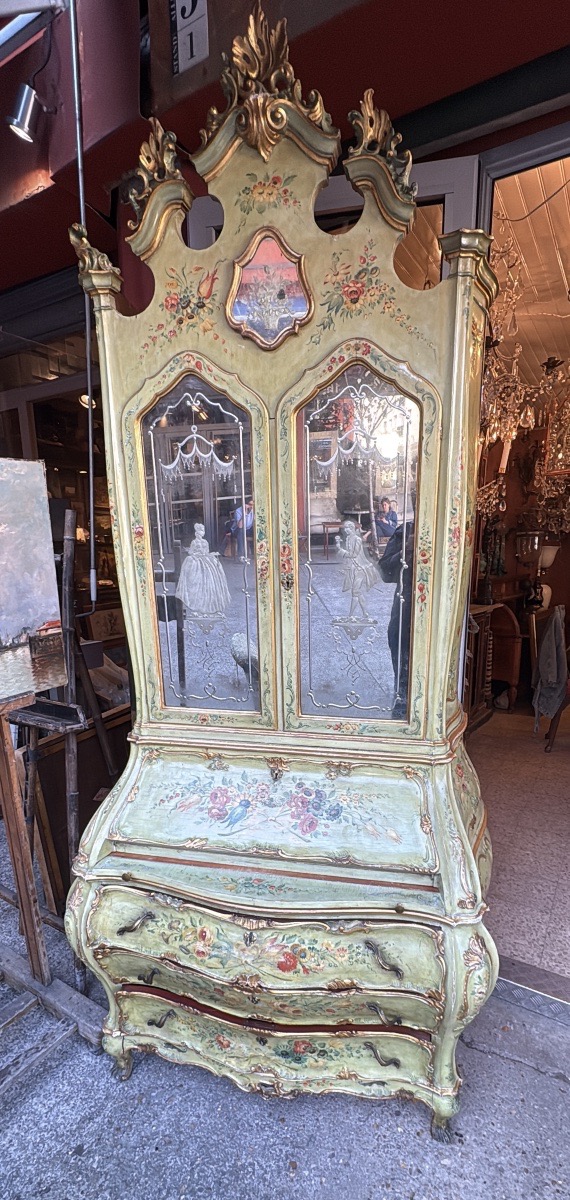 Scriban commode vénitien peint XIX EME en 2 parties . Parie haute avec miroirs gravés 