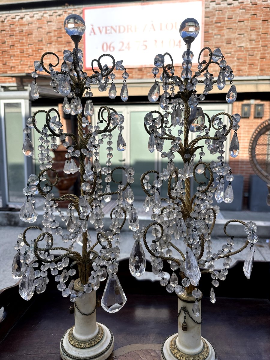 Paire de girandoles d’époque Louis XVI en cristal de roche, bronze ciselé et marbre de Carrare-photo-2
