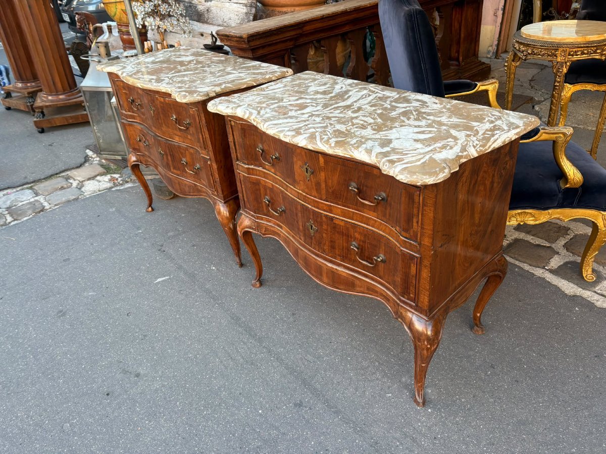 Paire de commodes sauteuses de style Louis XV, XIXᵉ siècle-photo-4