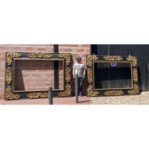 Pair Of Italian 17th Century Baroque Blackened And Gilded Wood Frames 