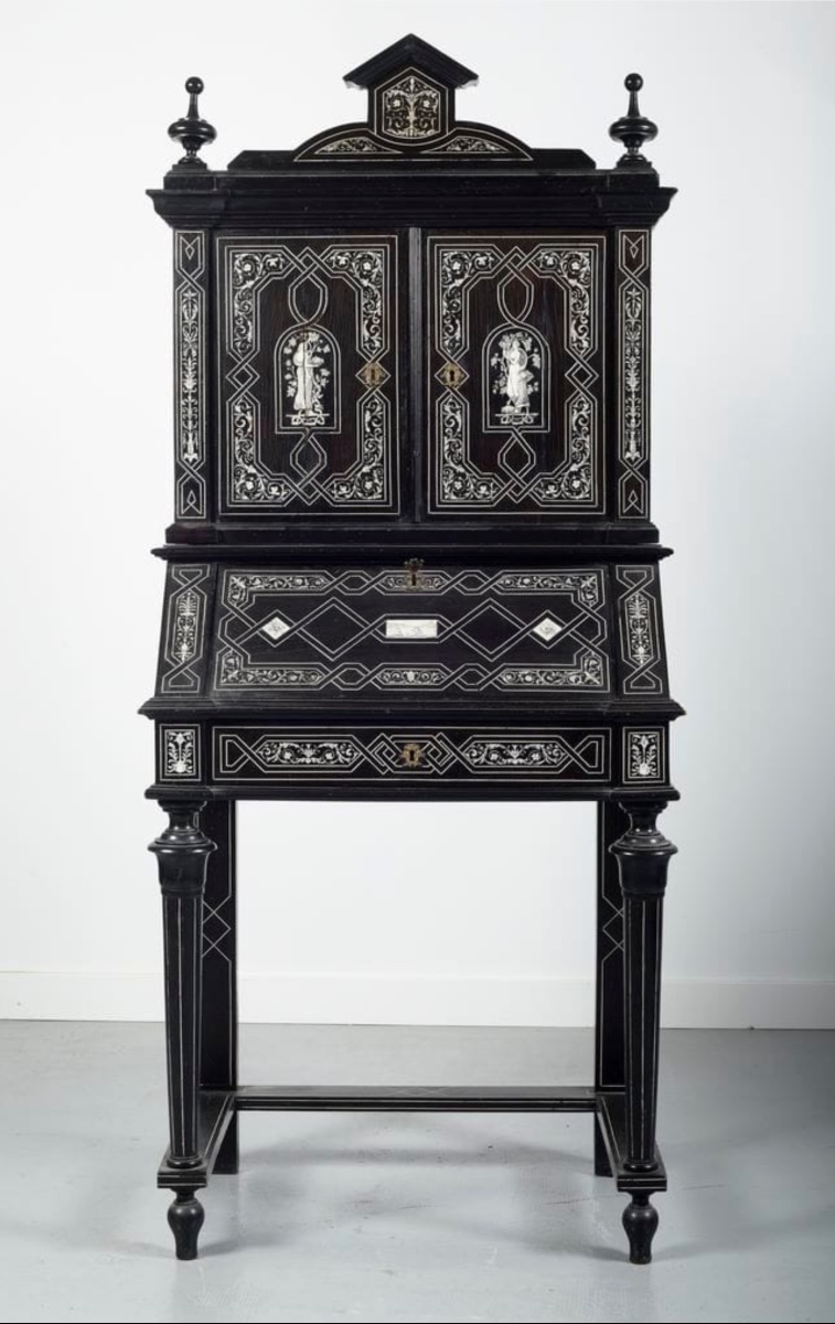 Italian Cabinet Forming A Scriban. 