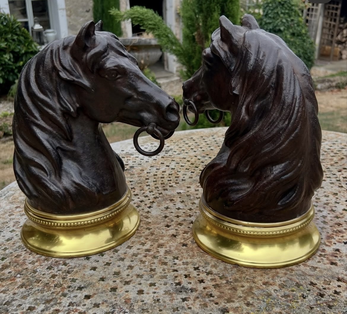 Paire de têtes de chevaux en fonte XIXeme. -photo-2