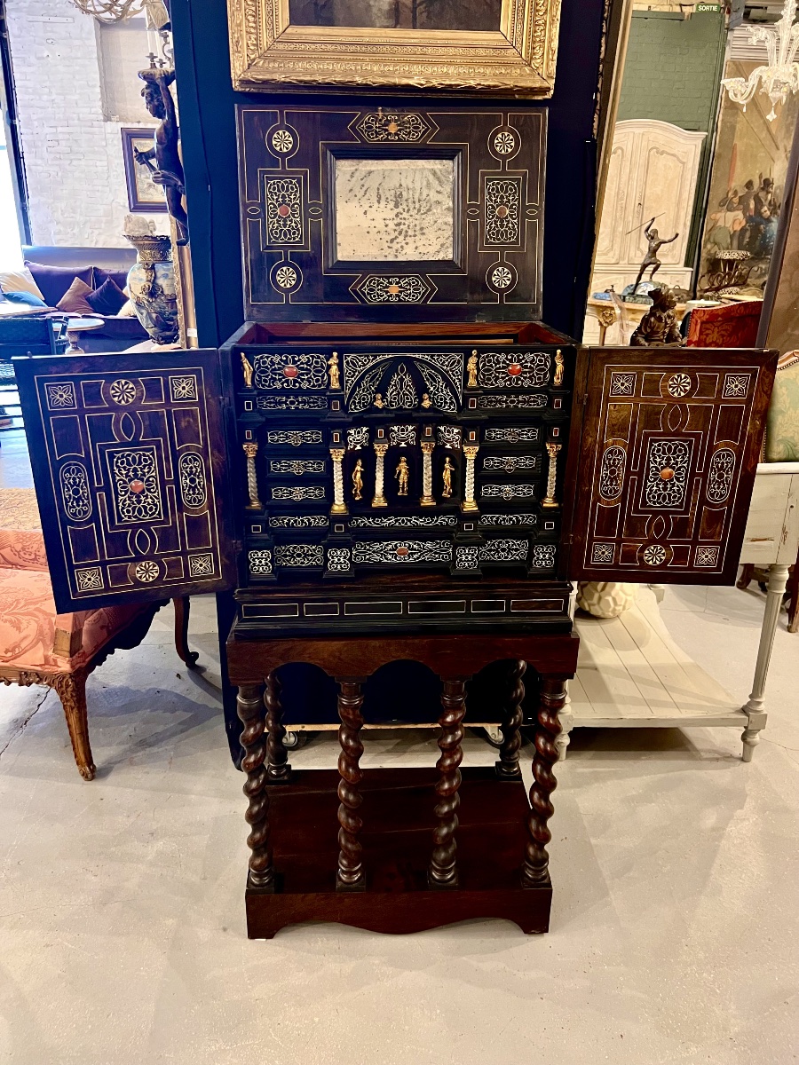 Cabinet d’époque Baroque. Venise XVII ème siècle. 