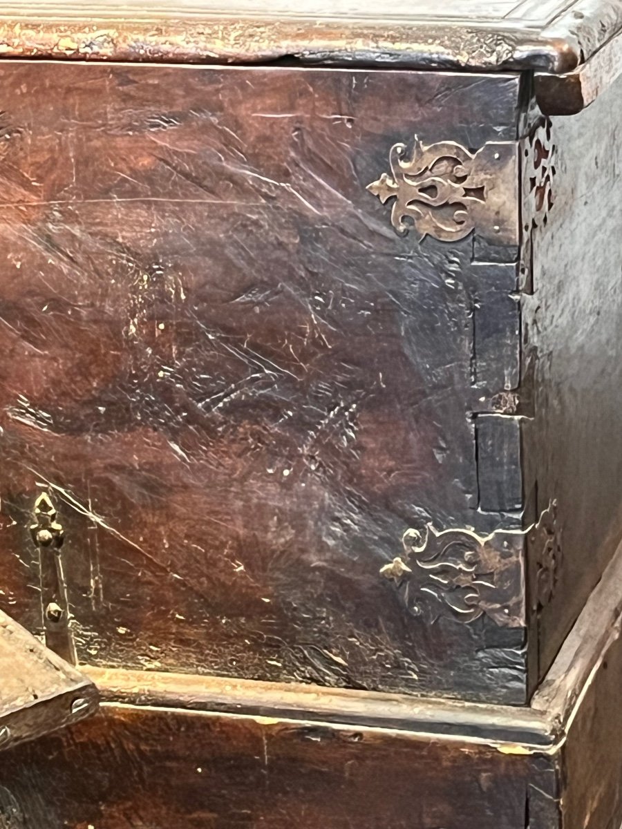 17th Century Italian Chest-photo-4
