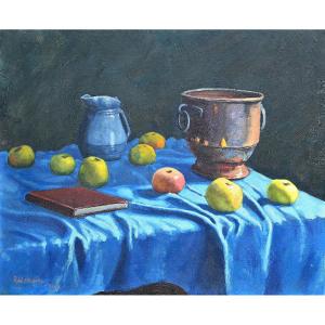 Roger CLAVEQUIN (1920-1991) Nature morte aux pommes, cuivre et pichet bleu | Comtois, Doubs 