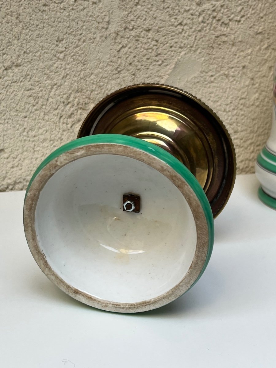 PAIRE DE LAMPES A PETROLE EN PORCELAINE -photo-1