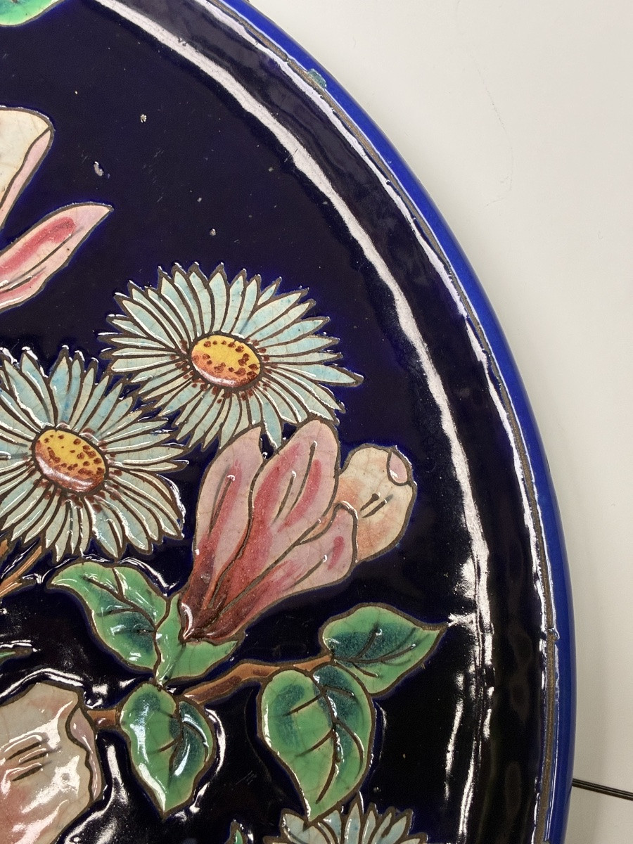 GRAND PLAT DECORATIF A DECOR F LORAL, FAIENCE DE LONGWY-photo-3