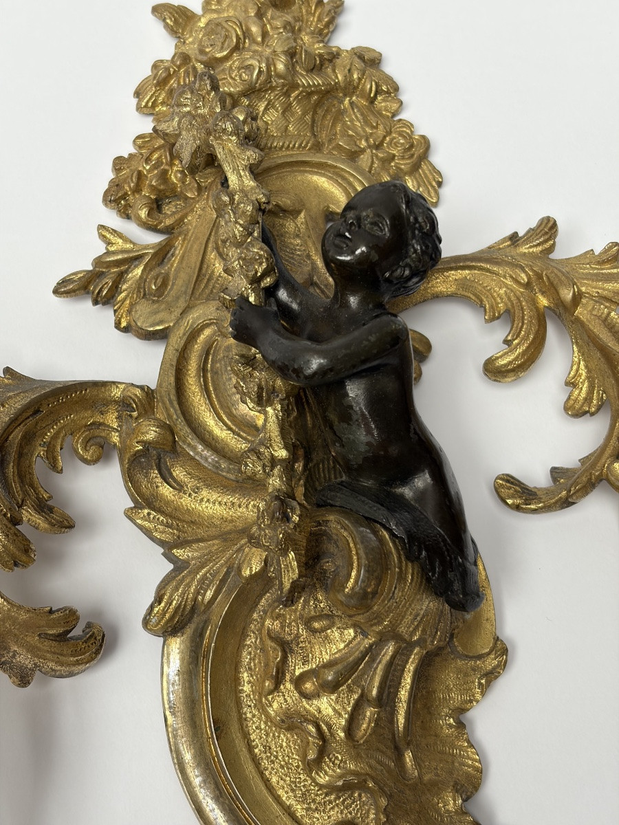 A Beautiful Pair Of Gilt Bronze Wall Sconces Depicted With Cheek Teen In The Louis XV Style-photo-3