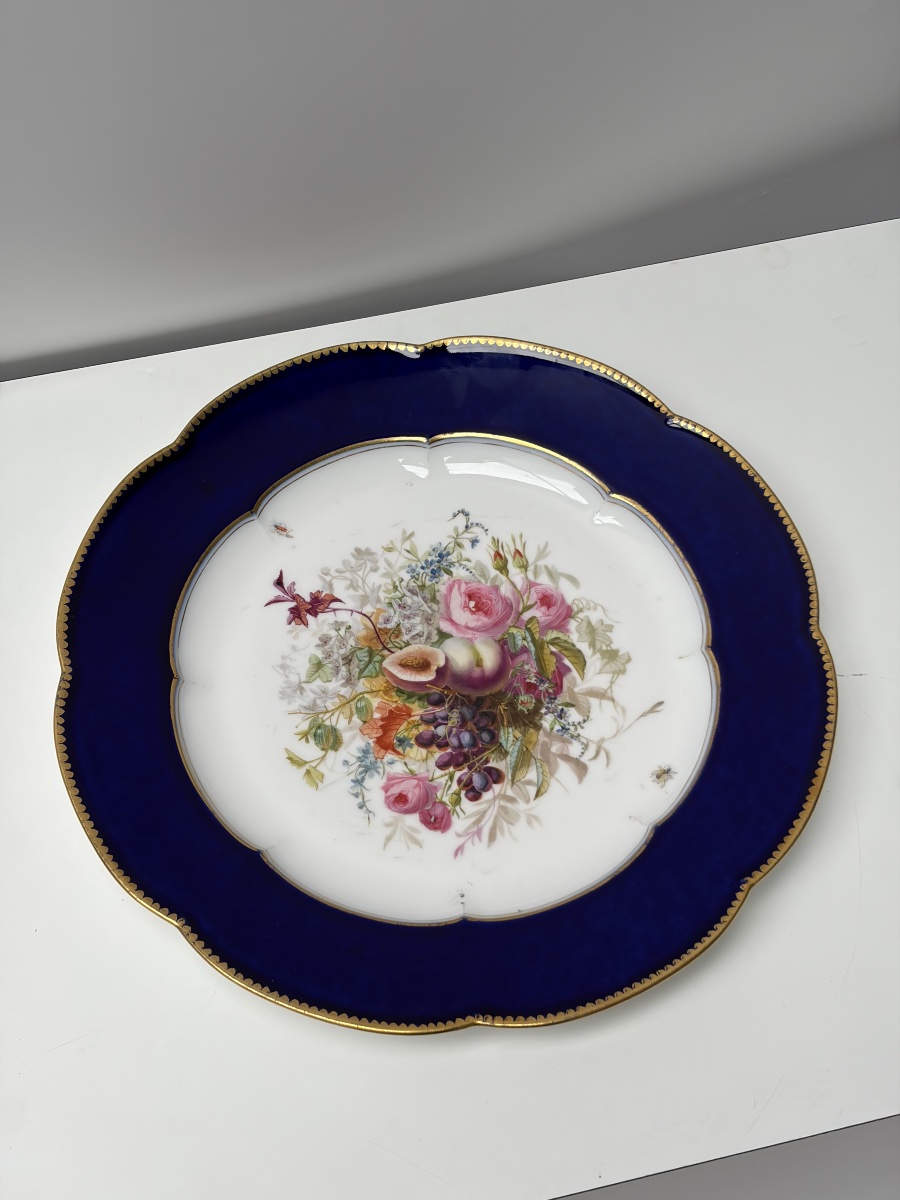 ASSIETTE EN PORCELAINE DE SEVRES, EPOQUE NAPOLEON III