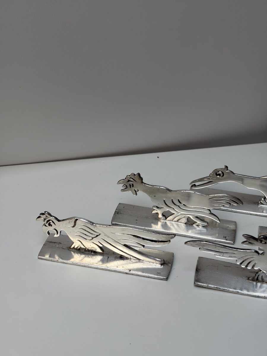ENSEMBLE DE SIX PORTE-COUTEAUX EN METAL ARGENTE D'APRES BENJAMIN RABIER-photo-2