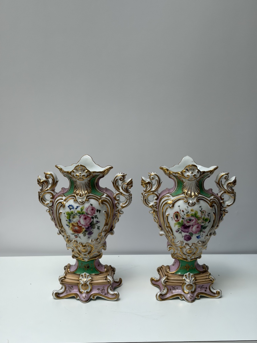 PAIRE DE VASES EN PORCELAINE DE PARIS, EPOQUE NAPOLEON III-photo-2