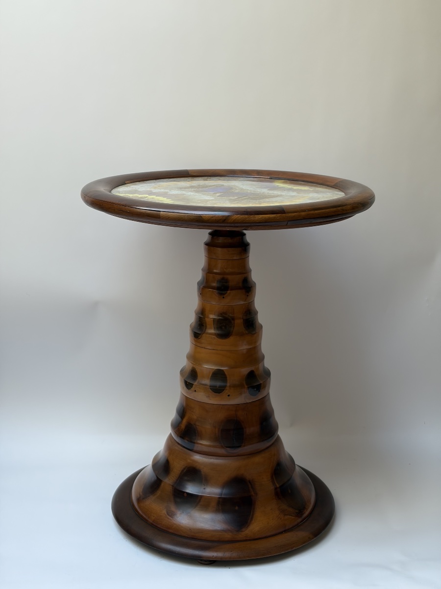 GUERIDON ROND EN BOIS EXOTIQUE A DECOR DE PAPILLONS, TRAVAIL BRESILIEN, XXᵉ SIECLE-photo-2