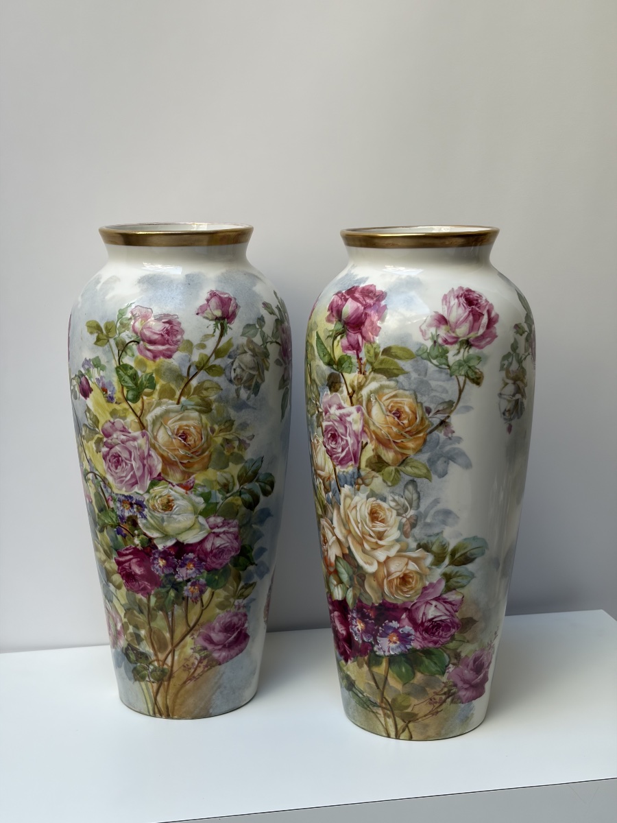PAIRE DE VASES EN PORCELAINE DE LIMOGES – A. GOLSE