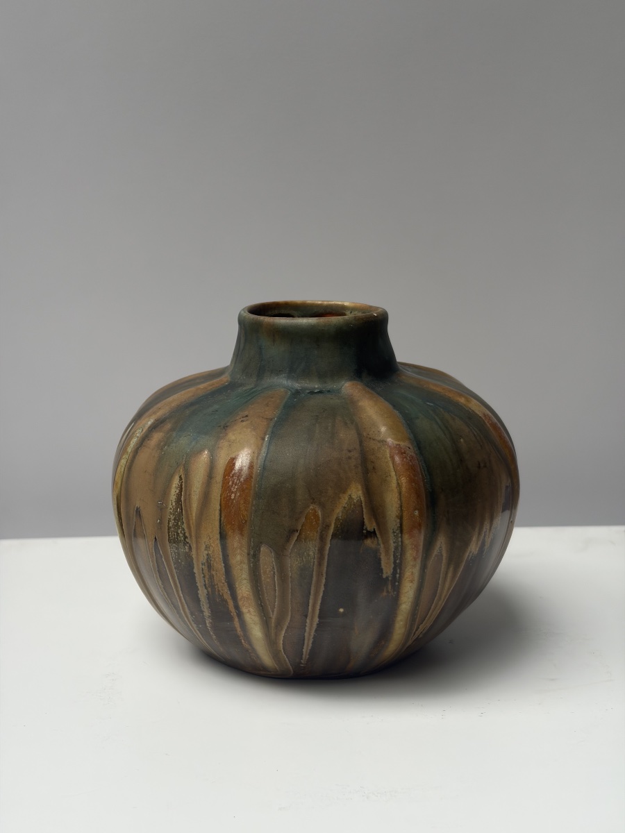 GILBERT MÉTÉNIER, VASE GODRONNÉ EN GRÈS ÉMAILLÉ-photo-2