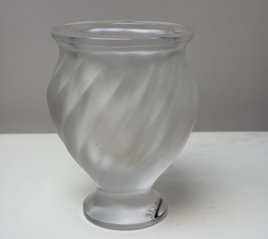 Lalic Vase In Frosted Crystal, Rosine Model-photo-4
