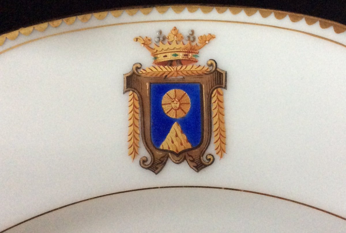 12 Assiettes Plates En Porcelaine Avec  Blason Et Couronne Marquis de Fleberge XIXème Siècle -photo-3