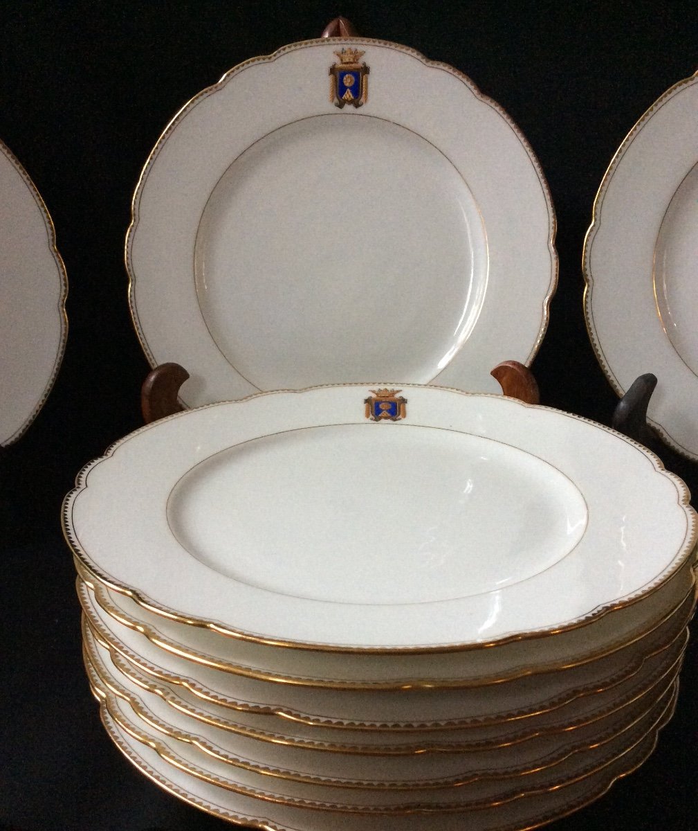 12 Assiettes Plates En Porcelaine Avec  Blason Et Couronne Marquis de Fleberge XIXème Siècle -photo-3
