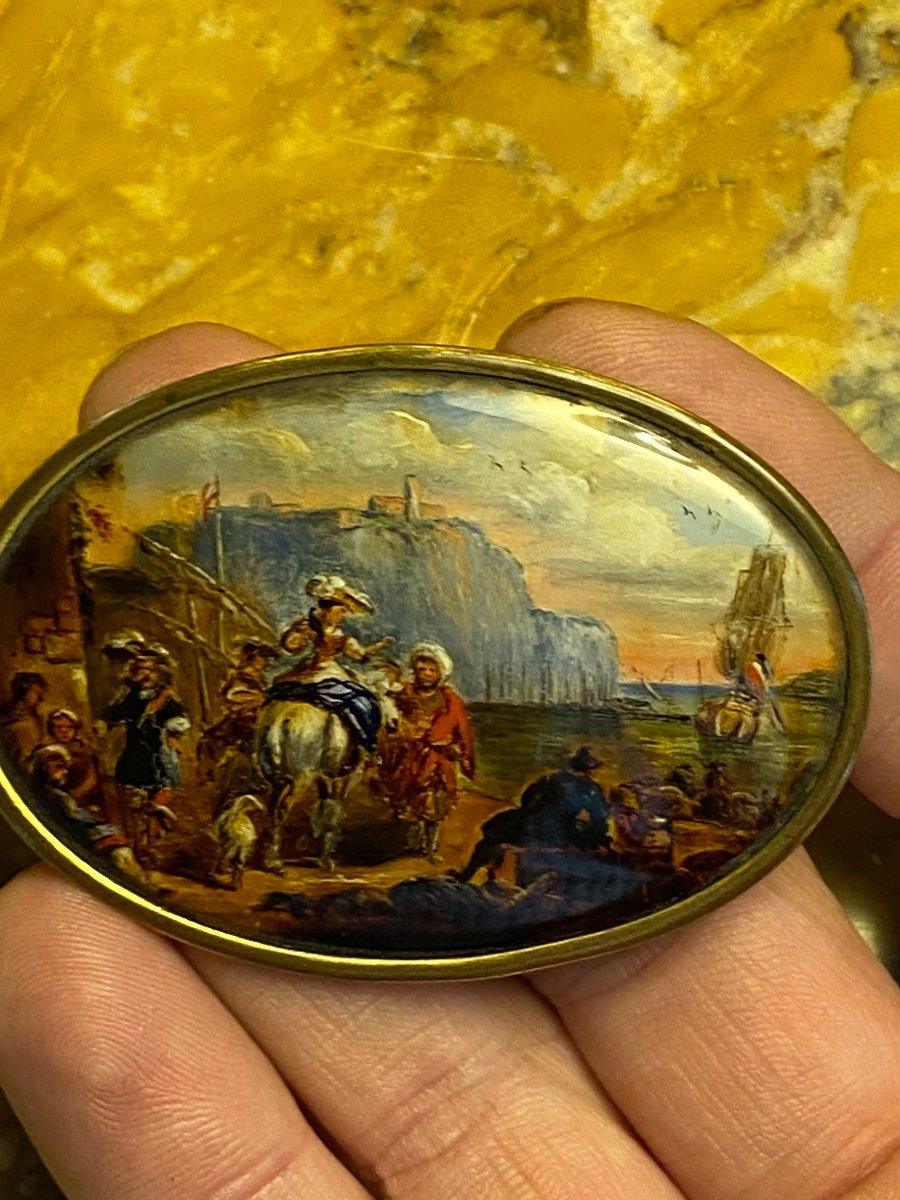 Charming Oval Miniature On Glass From The Beginning Of The 19th Century Representing A Horsewoman In Sidesaddle Near A Man In A Turban In A Lively Port Scene.-photo-3