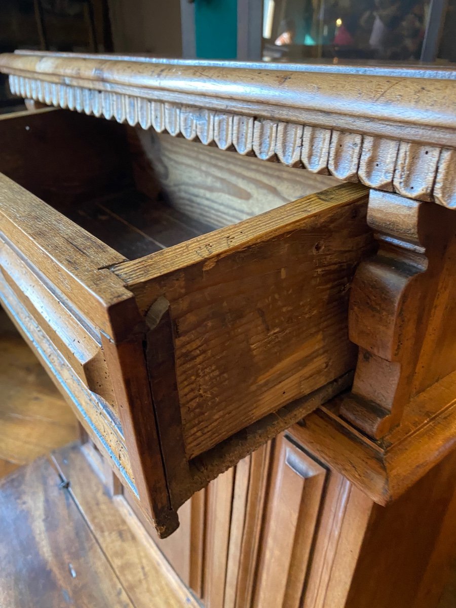 Beautiful Italian Oratory Furniture In Walnut From The XVIII Eme Century-photo-3