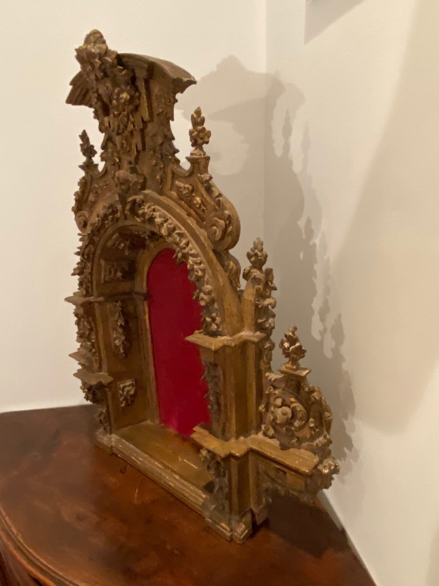 Large Baroque Style Niche In Golden Wood-photo-3