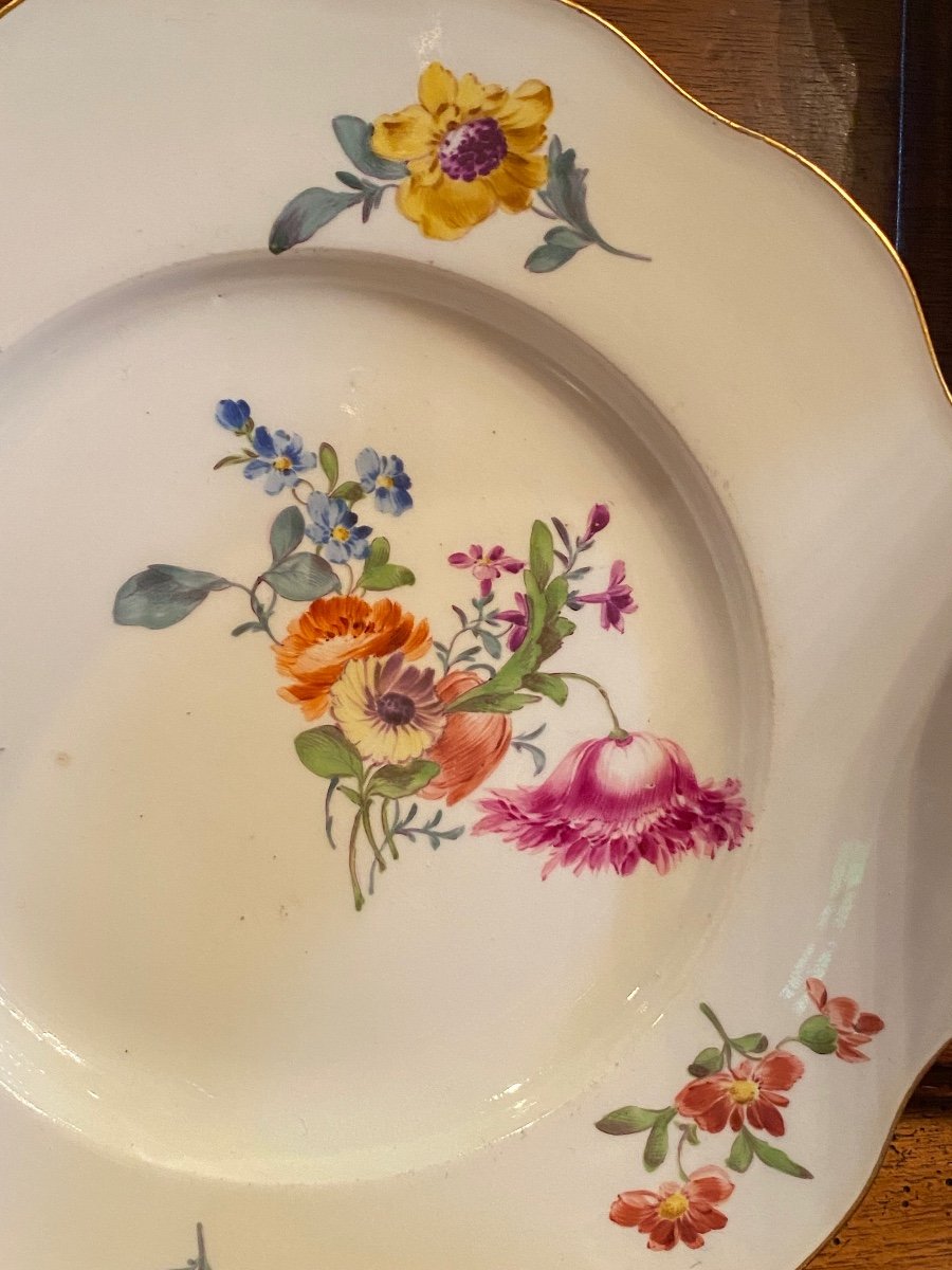 Charmante Paire D’assiettes En Meissen Du XVIII Eme Siècle -photo-1