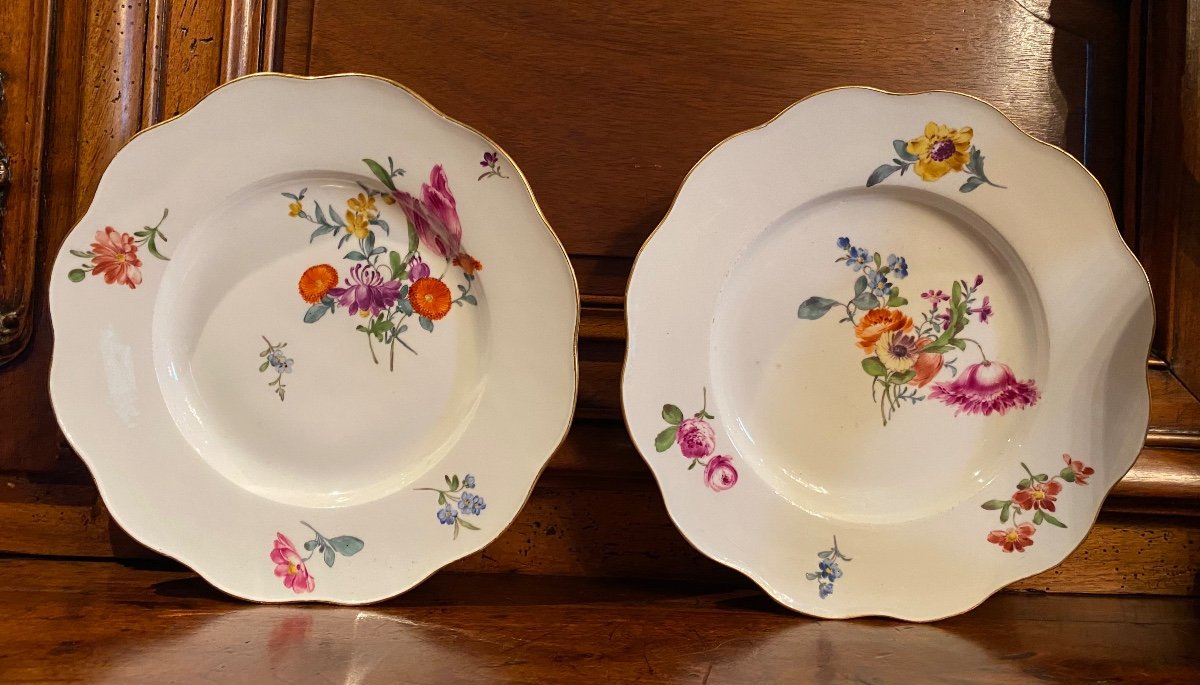 Charming Pair Of Meissen Plates From The 18th Century