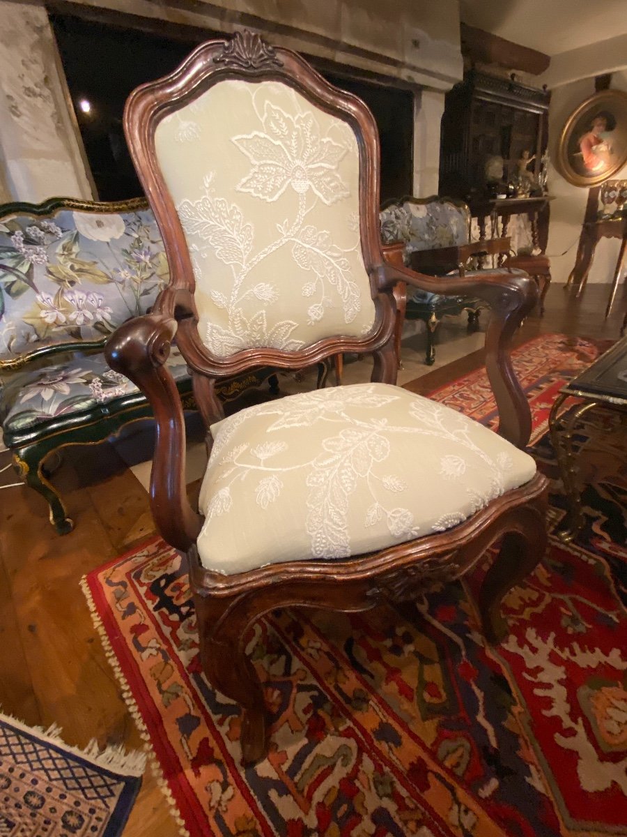 Fauteuil à Châssis En Noyer Du XVIII Eme Siècle -photo-6