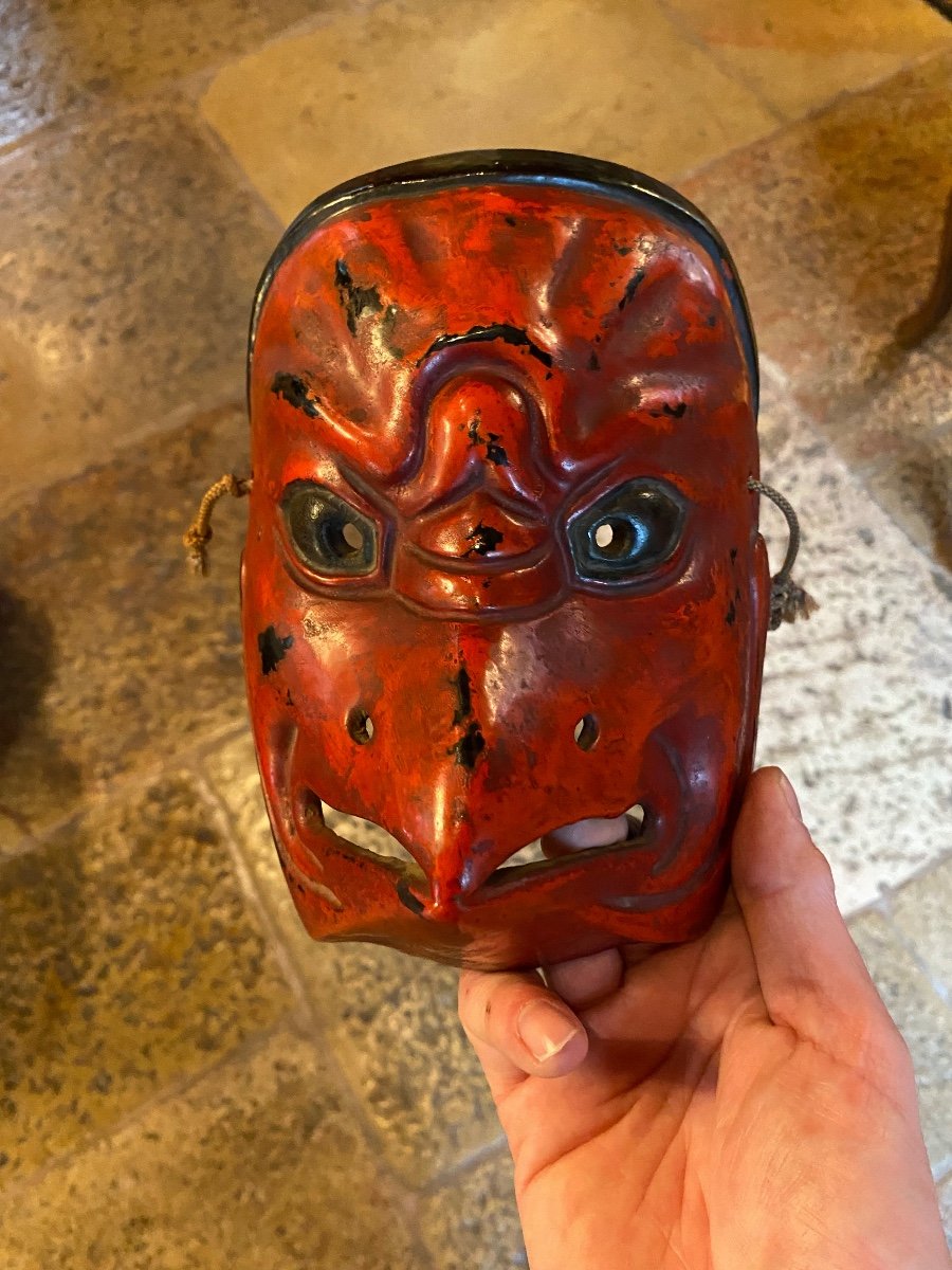 Japan Meiji Era, Large Garuda Mask In Red And Black Lacquer-photo-7