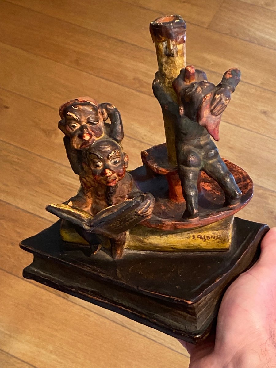 Amusante Terre Cuite Aux Trois Gnomes Lisant Sur Des Livres-photo-2