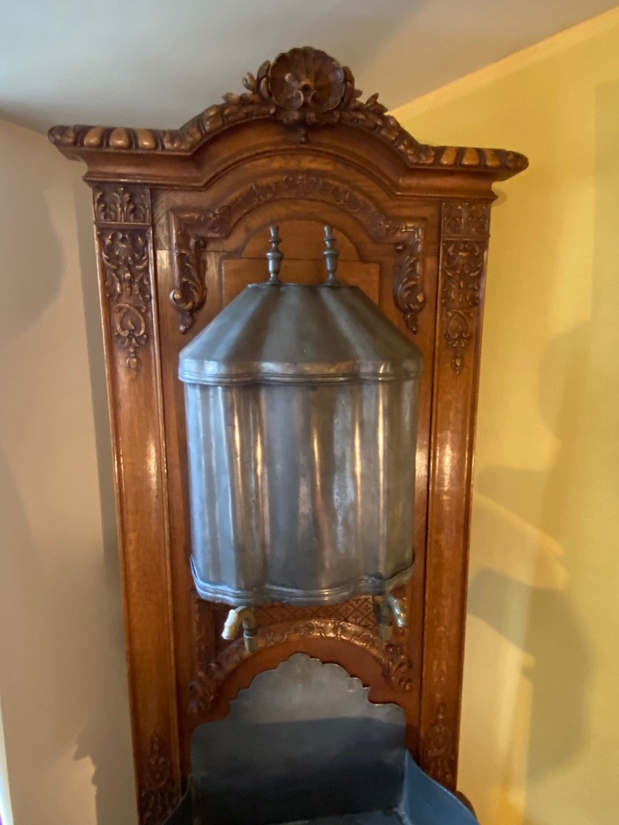 Curved Pewter Fountain From The 18th Century And Its Liège Furniture From The 19th Century -photo-1