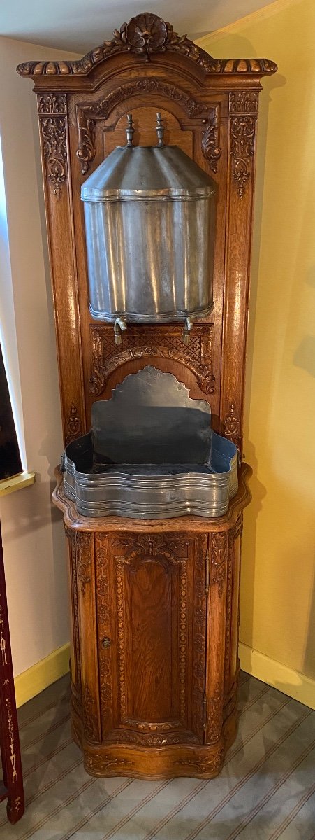 Curved Pewter Fountain From The 18th Century And Its Liège Furniture From The 19th Century 