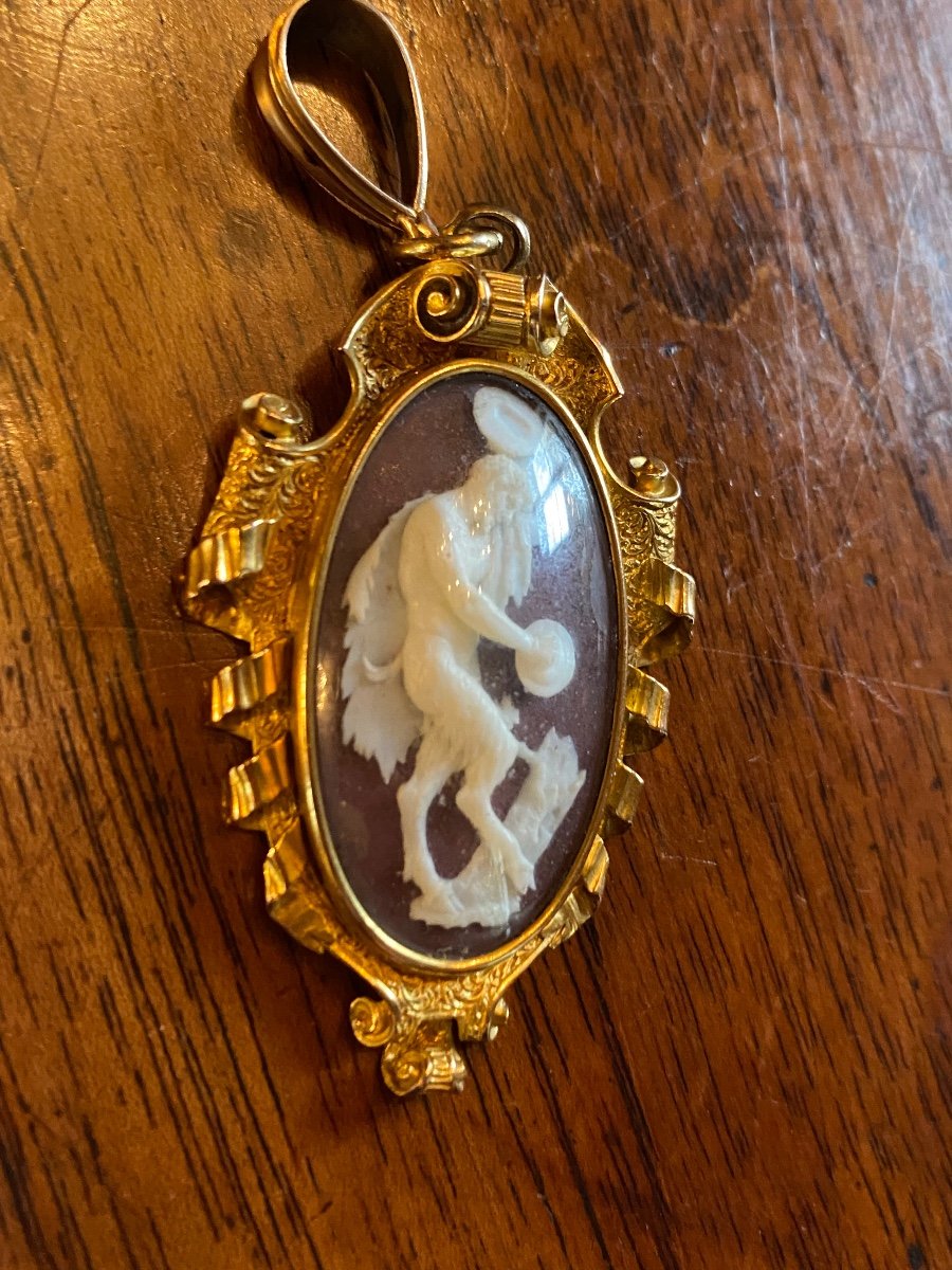 Satyr With Cymbals, Cameo On Shell In High Relief In A Gold Pendant, 19th Century-photo-4