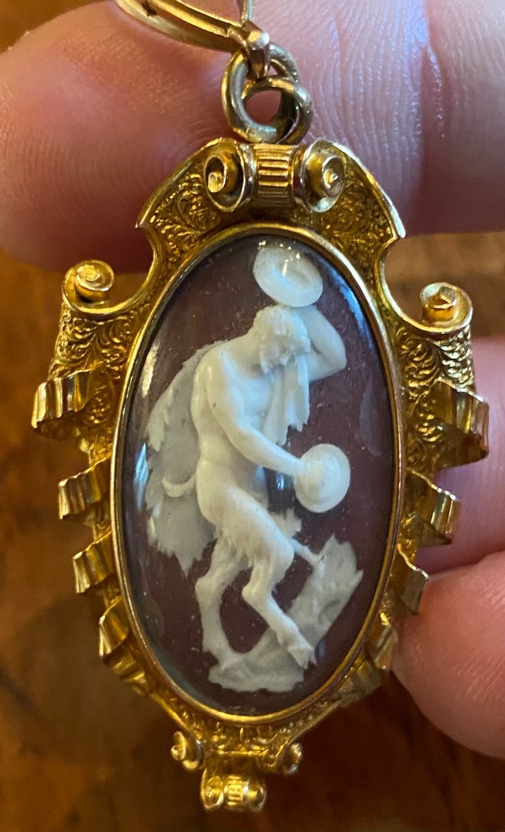 Satyr With Cymbals, Cameo On Shell In High Relief In A Gold Pendant, 19th Century-photo-8