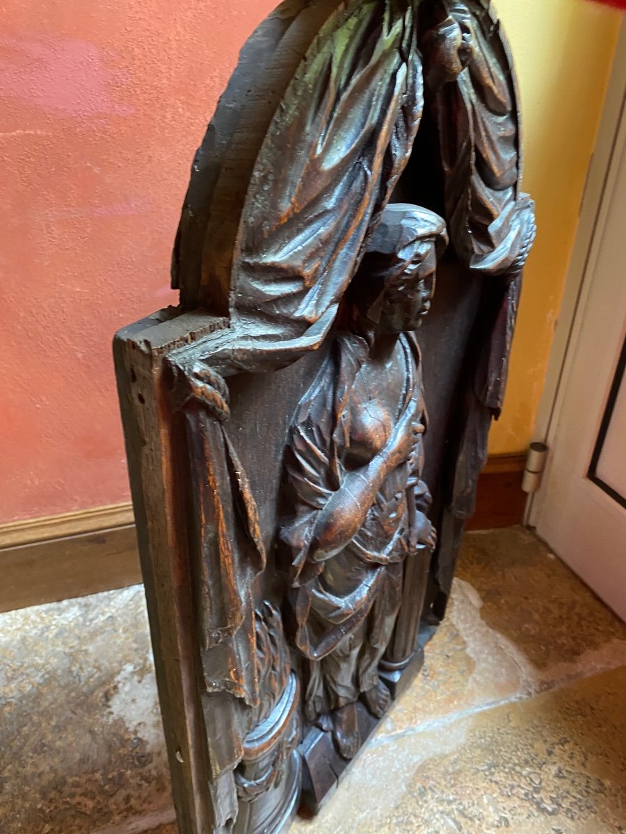 Grande Vestale En Haut Relief En Chêne Fin Du XVII Eme Siècle -photo-1