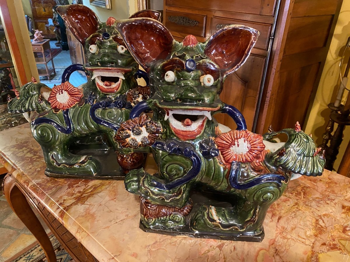 Large Pair Of Fo Dogs, In Earthenware From The 20th Century -photo-2