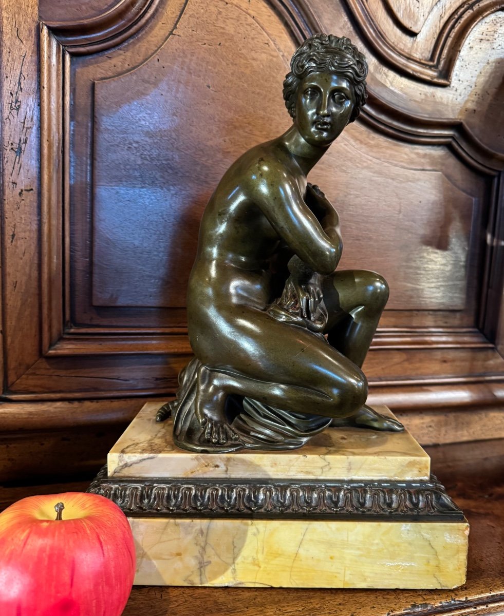 The Crouching Venus, Beautiful 19th Century Bronze 