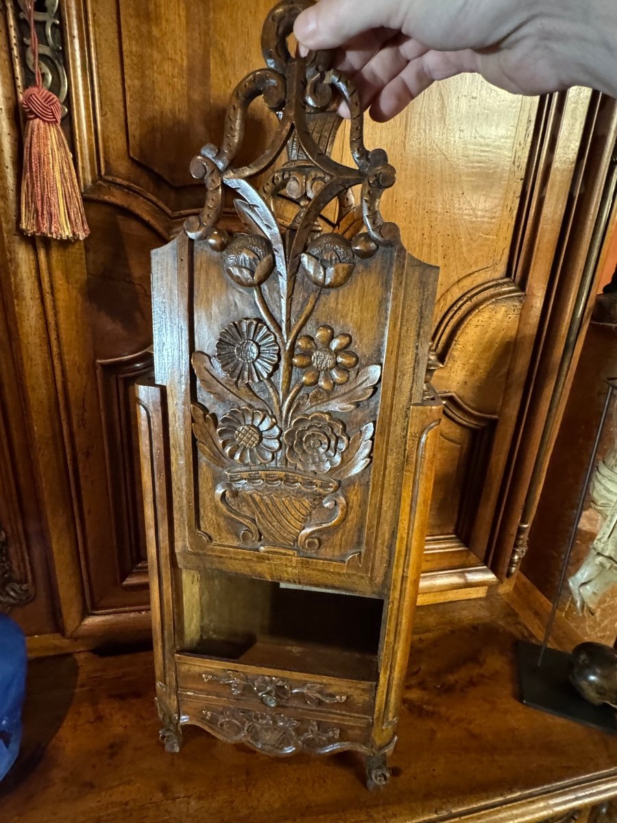 Large Walnut Fariniero, Carved Lace, Early 19th Century -photo-4