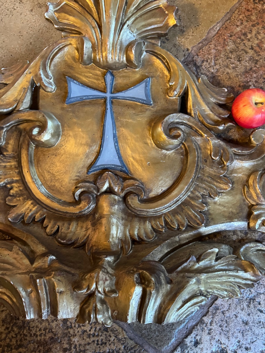 Large 18th Century Altar Pediment In Golden Wood -photo-3