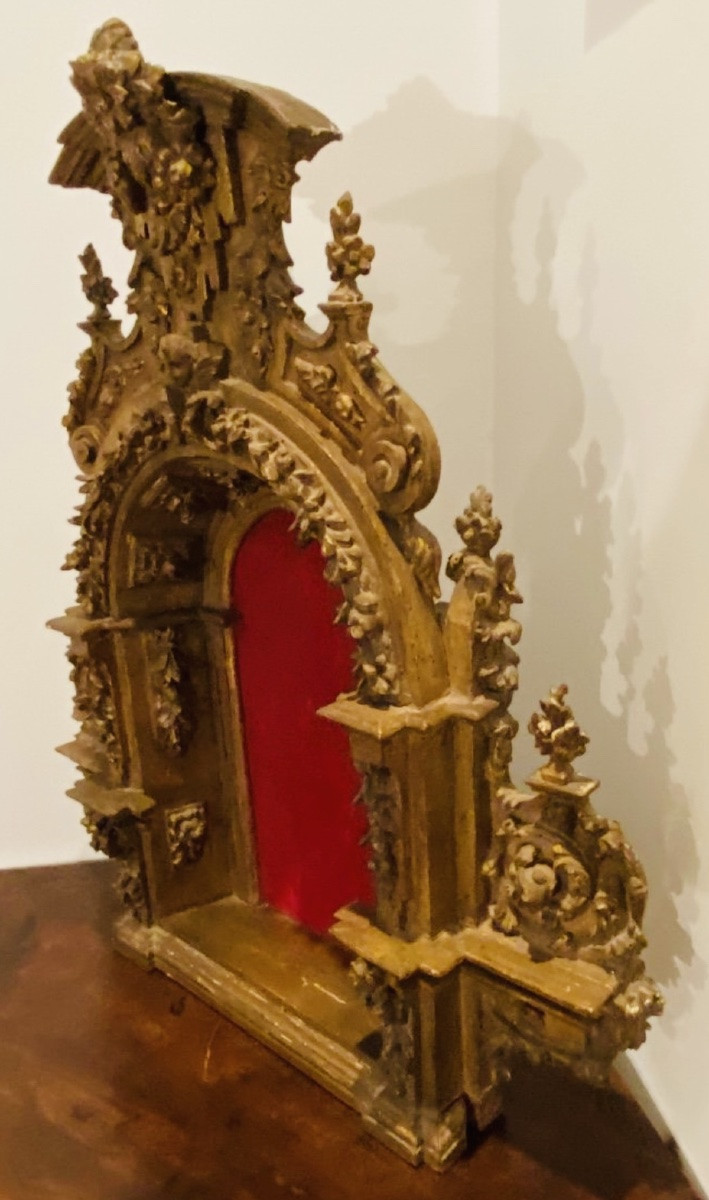 Large Baroque Style Carved Niche In Gilded Wood-photo-2