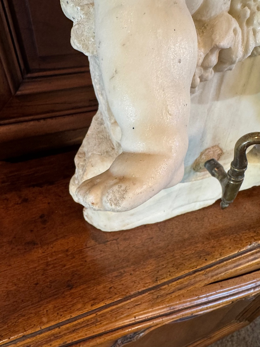 Fontaine à Vin D’intérieur En Marbre: Bacchus Enfant Sur Un Tonneau XIX Eme Siècle -photo-7