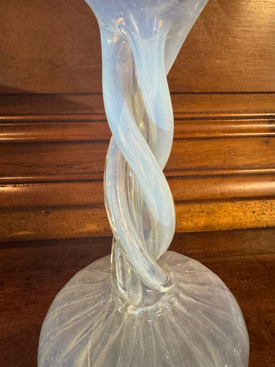 Vase en verre torsadé opalescent à la manière des vases lacrimoires-photo-4