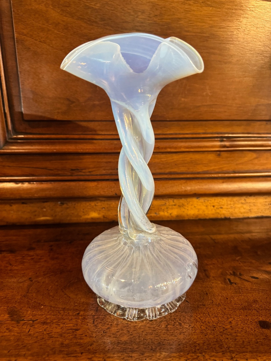 Vase en verre torsadé opalescent à la manière des vases lacrimoires-photo-7