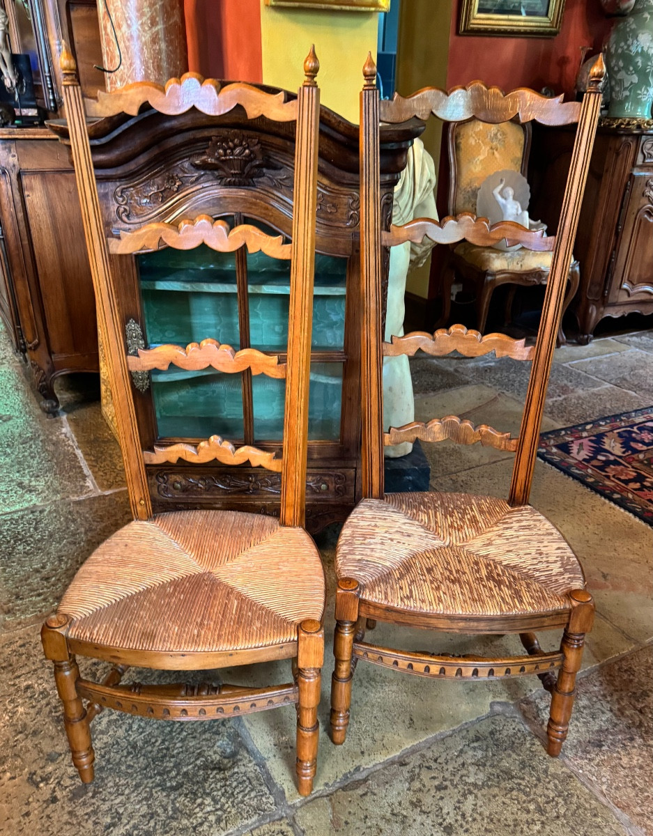 Paire de chaises de nourrice, Provence XIX eme siècle en hêtre 