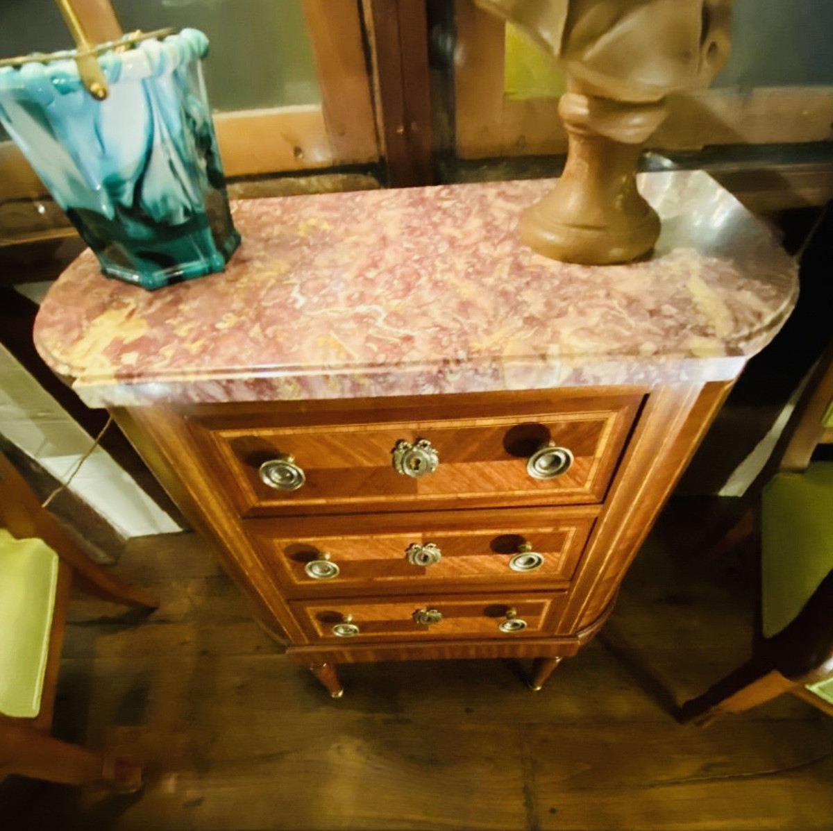 Petite Commode à cotés arrondis De Style Louis XVI, Travail Du Faubourg Vers 1930-photo-2