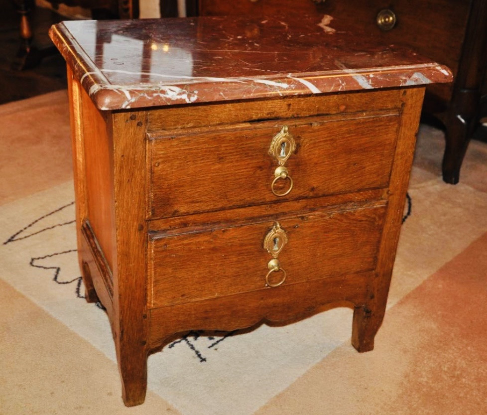 Petite commode en chêne Louis XV du XVIII eme siècle -photo-4