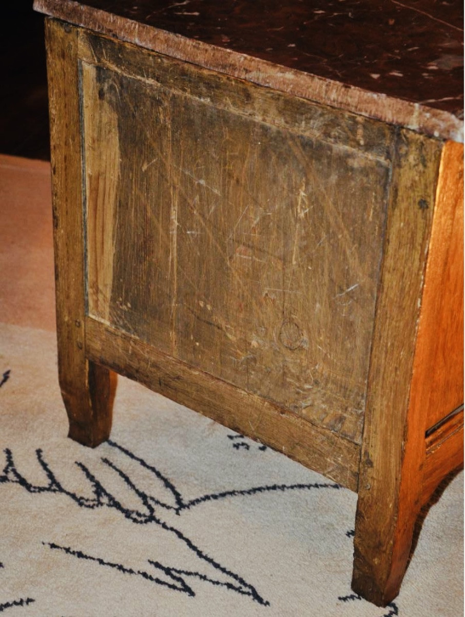 Petite commode en chêne Louis XV du XVIII eme siècle -photo-1